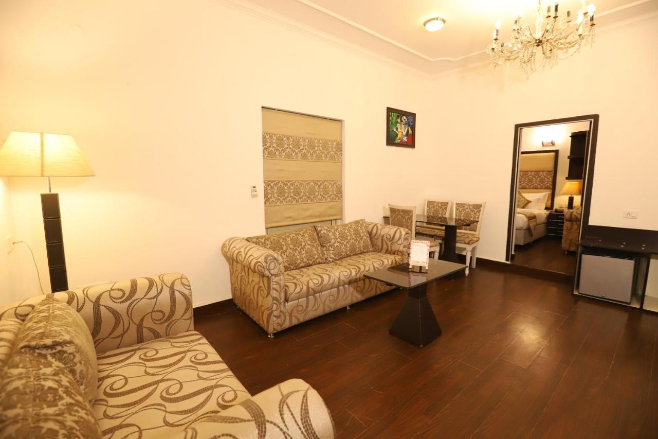 Hotel Capitol Hills - Greater Kailash Delhi Nuova Delhi Esterno foto