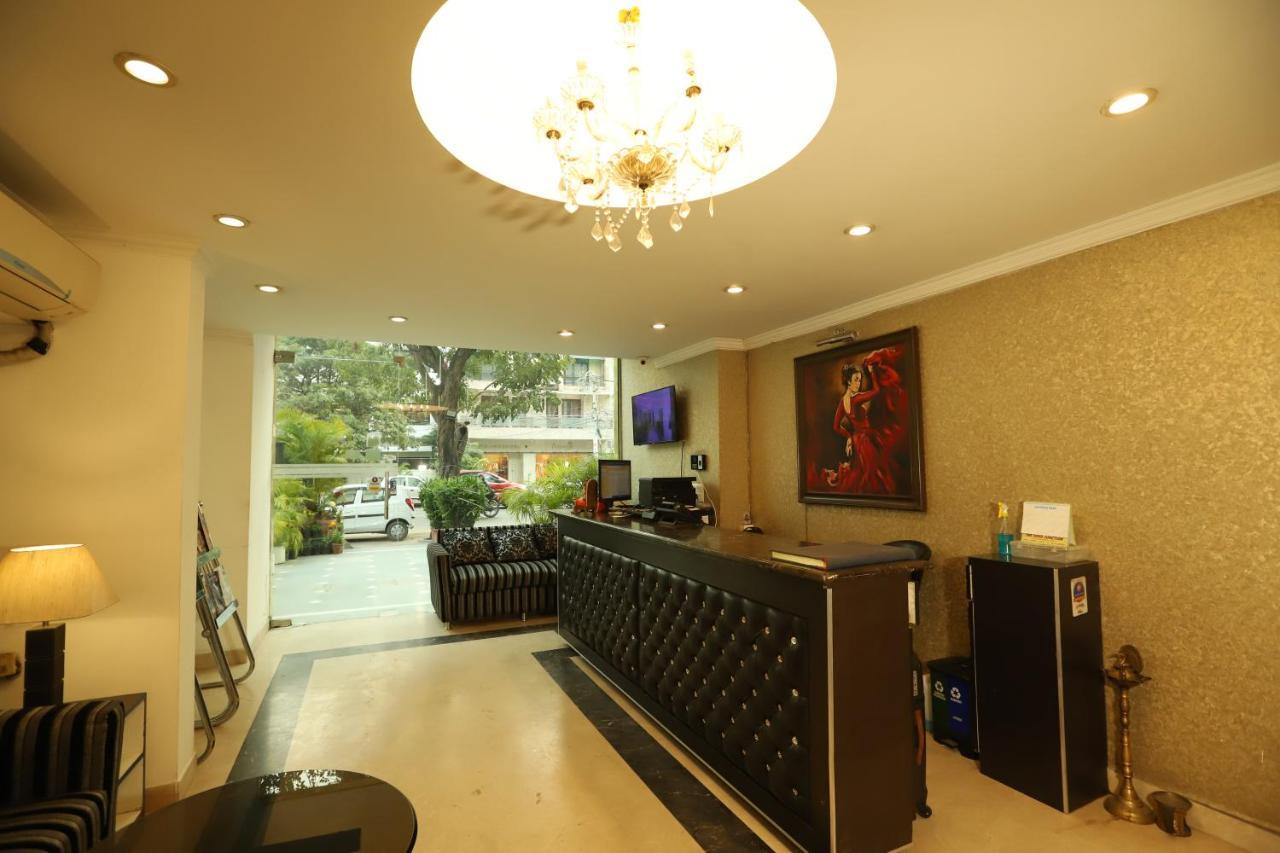 Hotel Capitol Hills - Greater Kailash Delhi Nuova Delhi Esterno foto