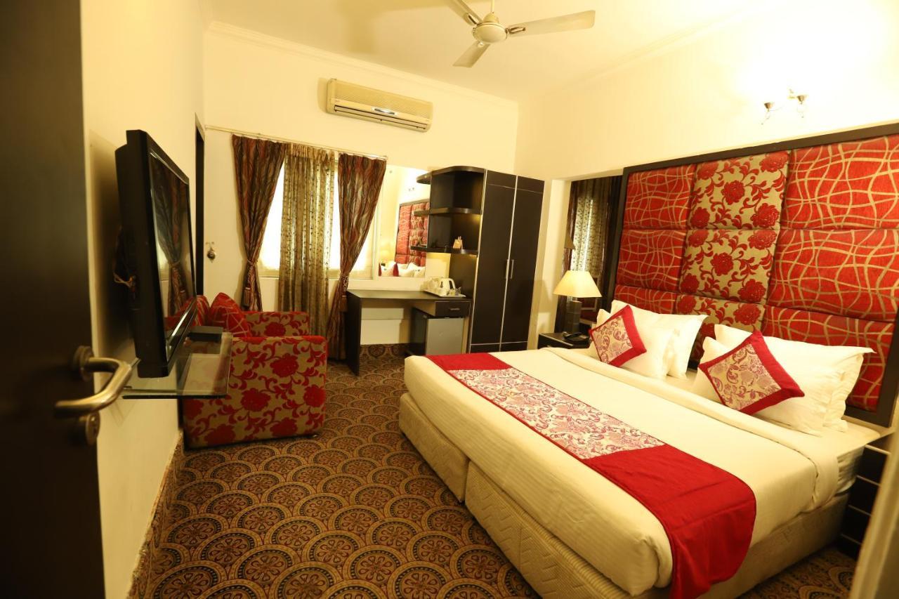 Hotel Capitol Hills - Greater Kailash Delhi Nuova Delhi Esterno foto