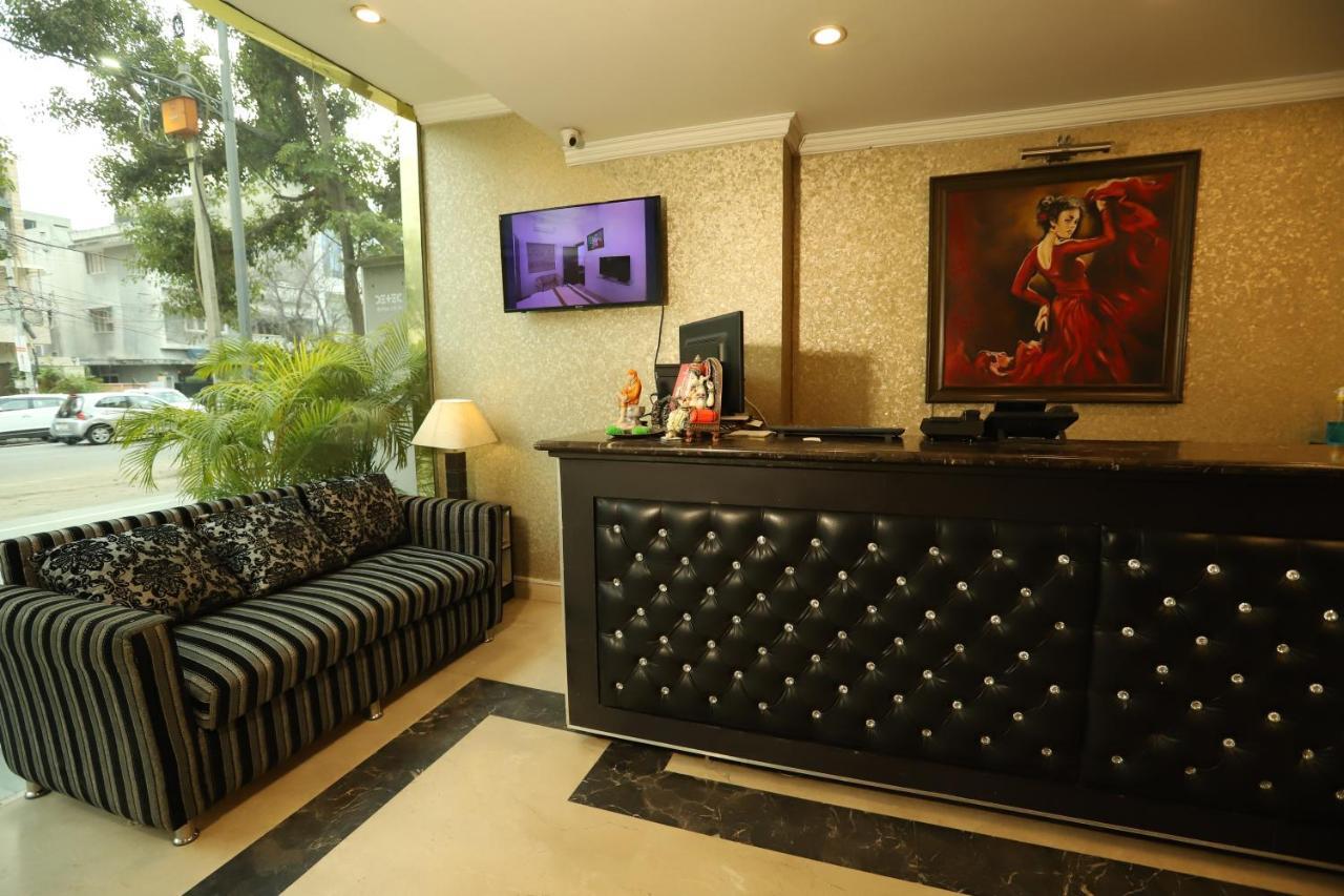 Hotel Capitol Hills - Greater Kailash Delhi Nuova Delhi Esterno foto