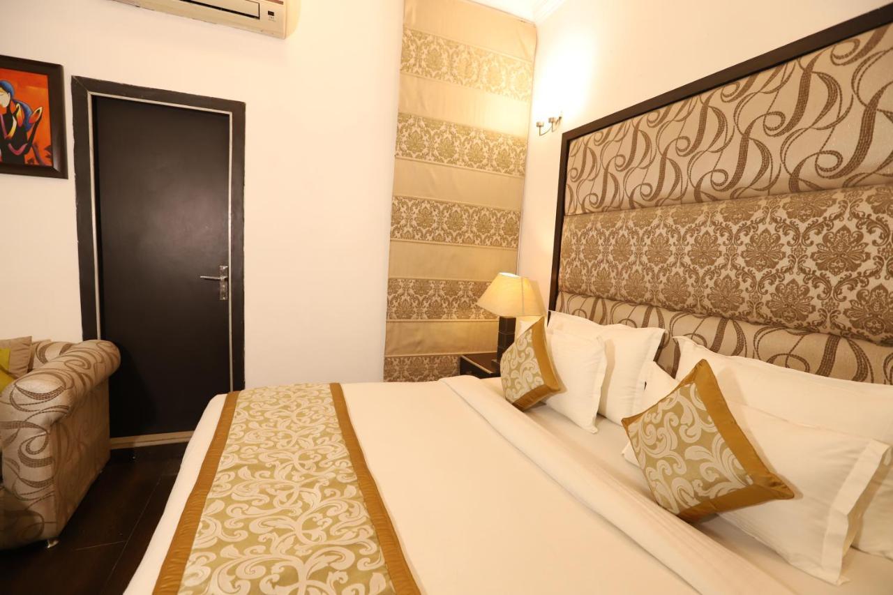 Hotel Capitol Hills - Greater Kailash Delhi Nuova Delhi Esterno foto