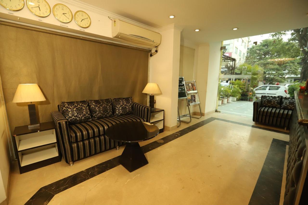 Hotel Capitol Hills - Greater Kailash Delhi Nuova Delhi Esterno foto