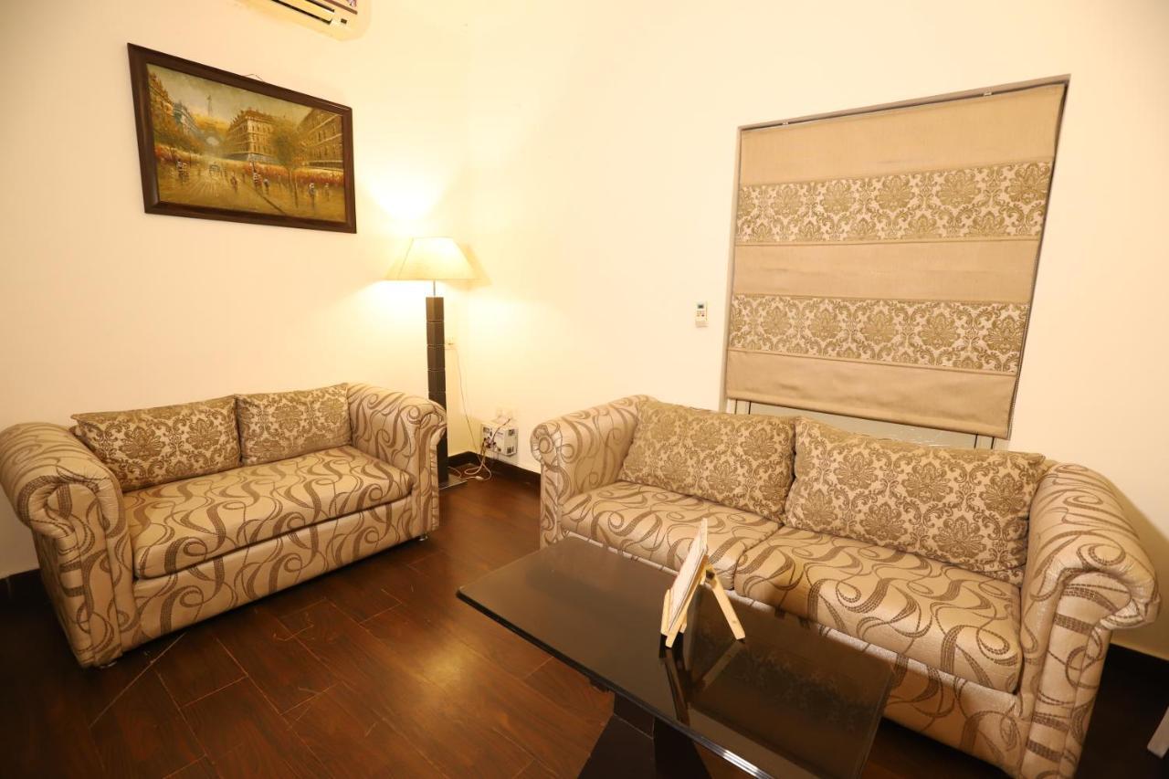 Hotel Capitol Hills - Greater Kailash Delhi Nuova Delhi Esterno foto