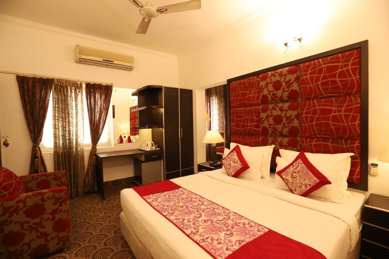 Hotel Capitol Hills - Greater Kailash Delhi Nuova Delhi Esterno foto