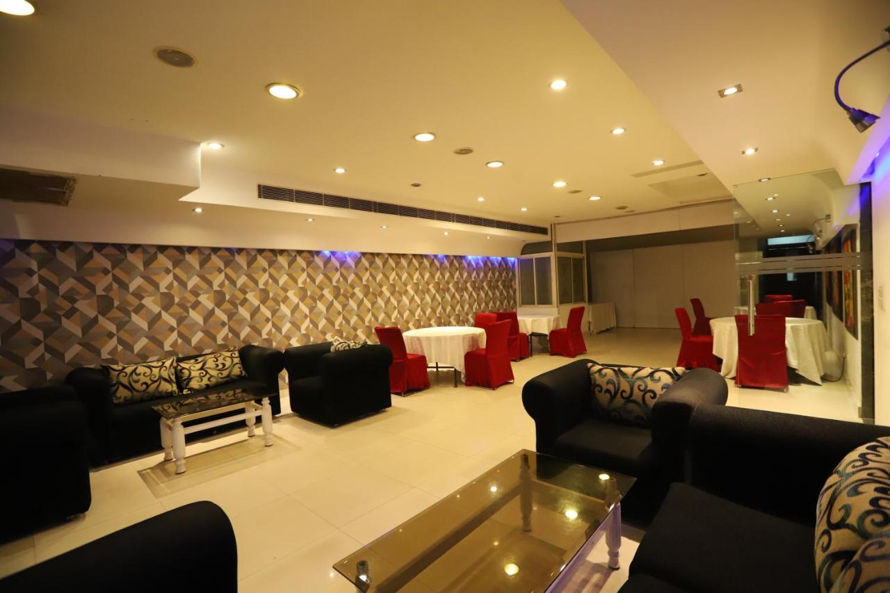 Hotel Capitol Hills - Greater Kailash Delhi Nuova Delhi Esterno foto