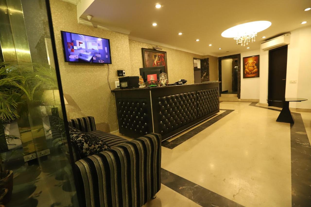 Hotel Capitol Hills - Greater Kailash Delhi Nuova Delhi Esterno foto