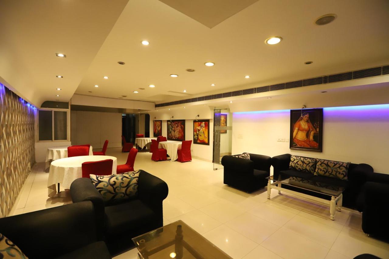 Hotel Capitol Hills - Greater Kailash Delhi Nuova Delhi Esterno foto